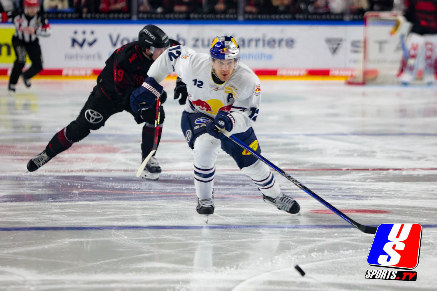 Benjamin Smith (EHC Red Bull München) - Eishockey DEL