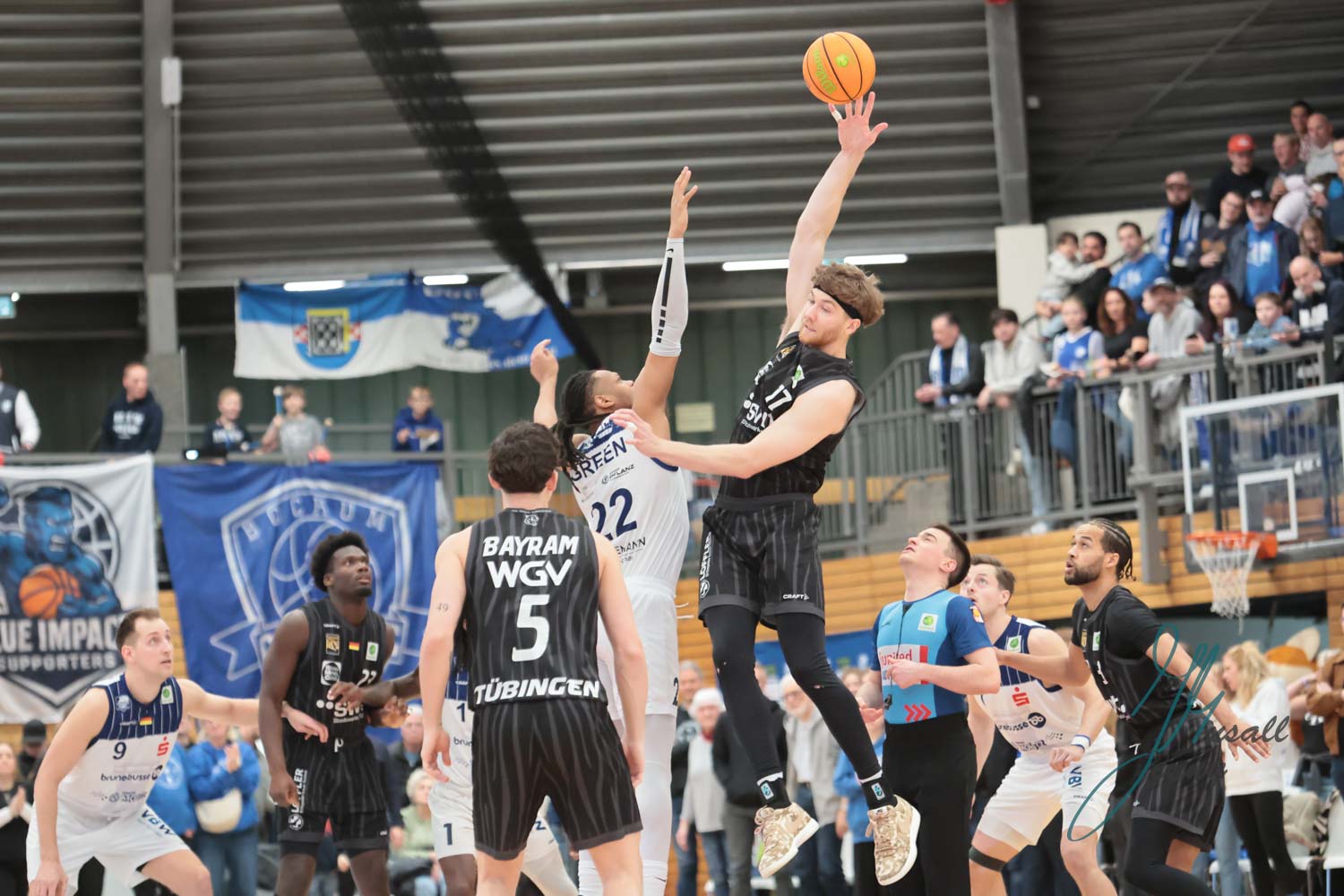 VfL SparkassenStars Bochum gegen Tigers Tübingen beim Tippoff (Foto: Jenny Musall)