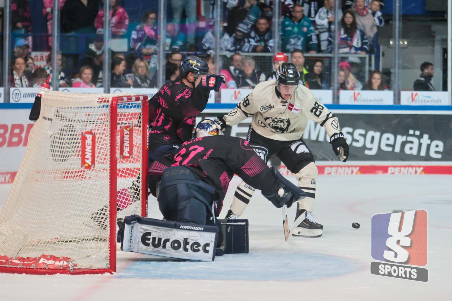 Iserlohn Roosters - Grizzlys Wolfsburg (Foto: Jenny Musall)