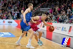 Basketball : Telekom Baskets Bonn - Alba Berlin