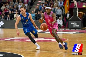 Basketball : Telekom Baskets Bonn - Alba Berlin