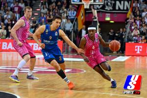 Basketball : Telekom Baskets Bonn - Alba Berlin