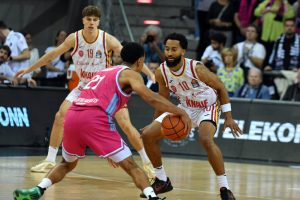 Basketball : Telekom Baskets Bonn - Fitness First Würzburg