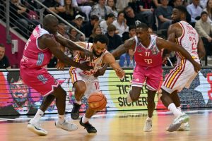 Basketball : Telekom Baskets Bonn - Fitness First Würzburg