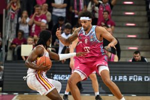 Basketball : Telekom Baskets Bonn - Fitness First Würzburg