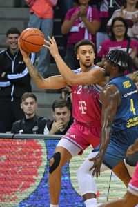 Basketball : Telekom Baskets Bonn - EWE Baskets Oldenburg
