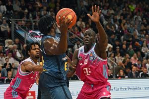Basketball : Telekom Baskets Bonn - EWE Baskets Oldenburg