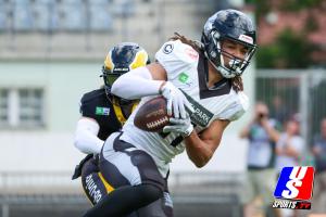 #Lewis Kirby (Berlin Rebels, #11)mit dem Ball.